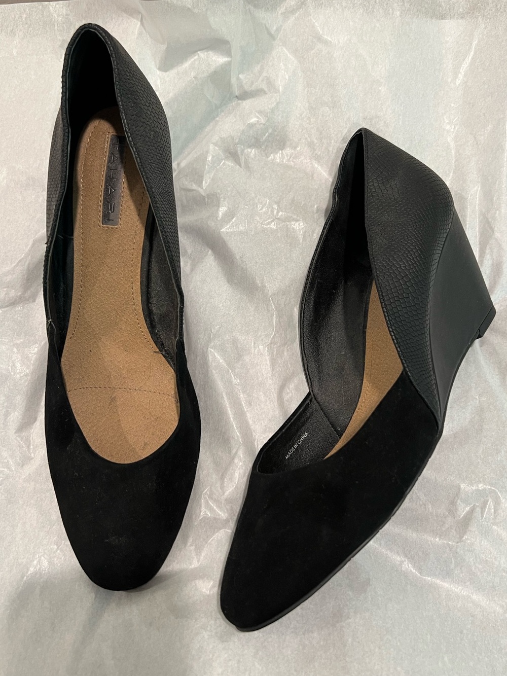 {Tahari}: Black Two-Texture Wedge Heels / 8.5